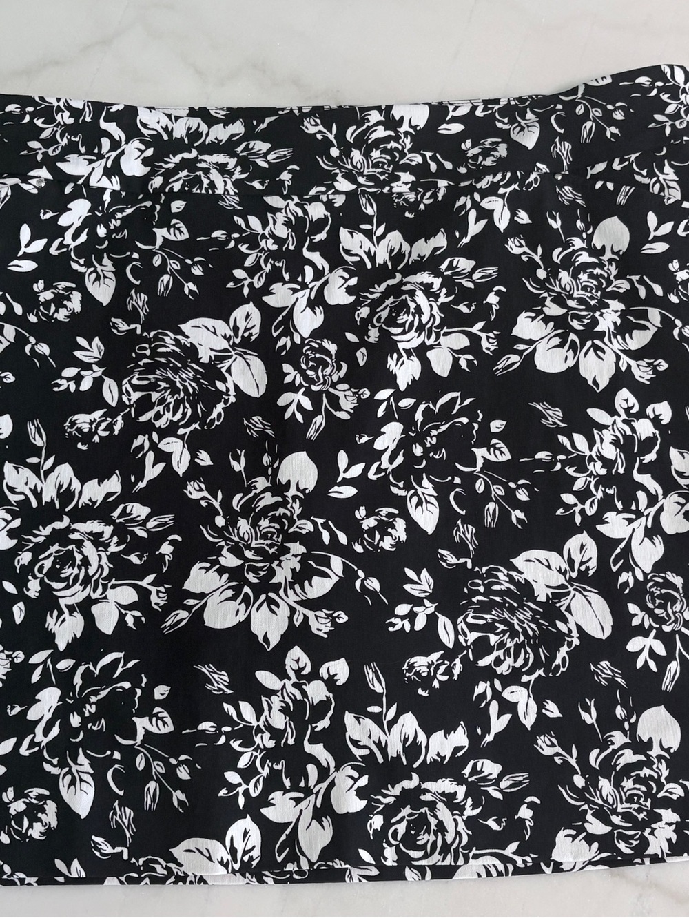 Westport Black & White Floral Skort – Size XL - Picture 4 of 8